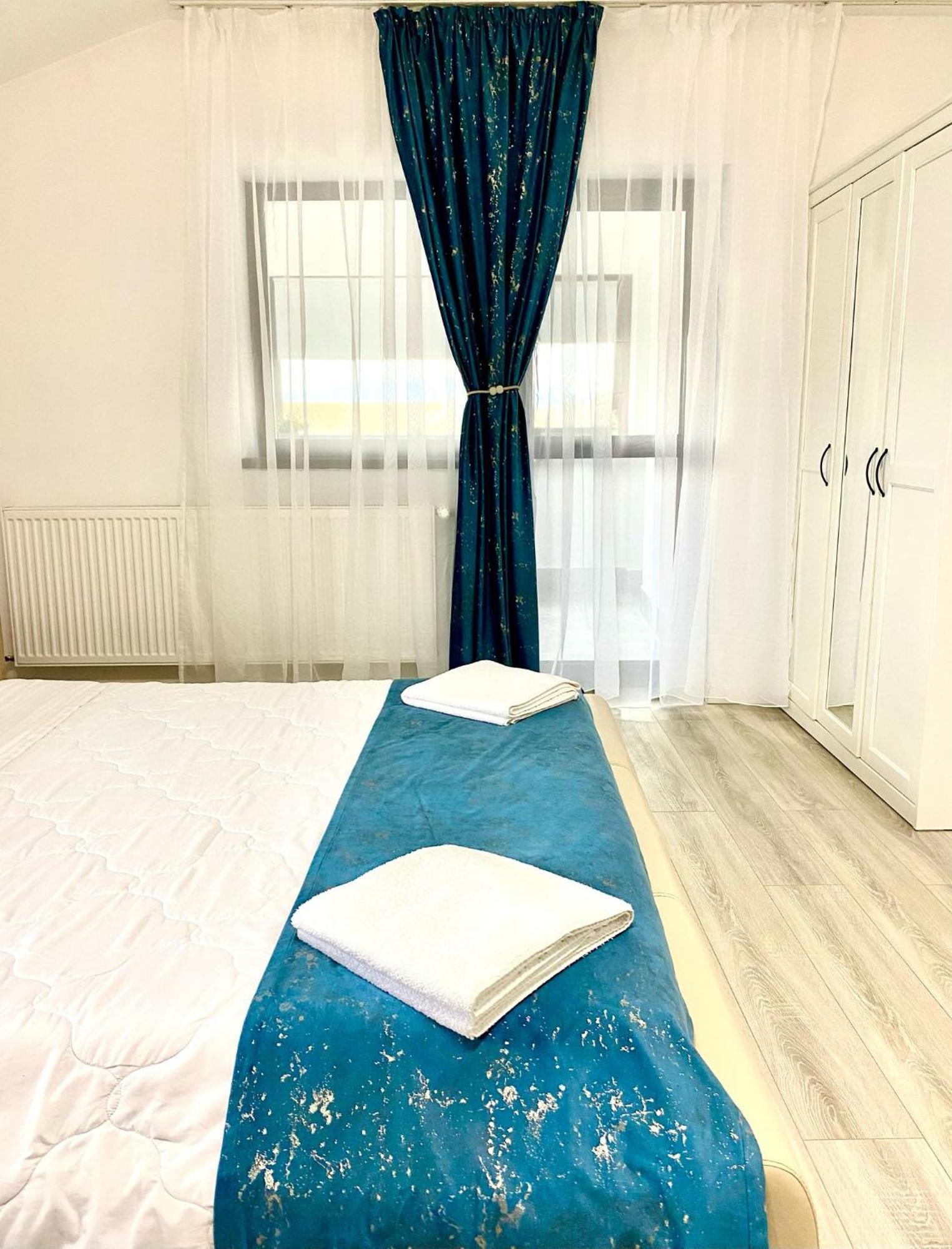 Suveranii Guest house *